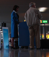 Airport blue dreamy high-heeled KLM Lady..... Recadrage