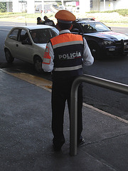 Policia trabajando / Police au travail / Police at work