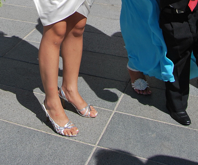Mariage / Wedding party - Asian team in high heels / Asiatiques en talons hauts - 8 août 2011 / Recadrage anonyme