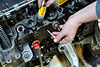 Rebuilding a Mercedes OM616 engine – Installing the new glow plugs