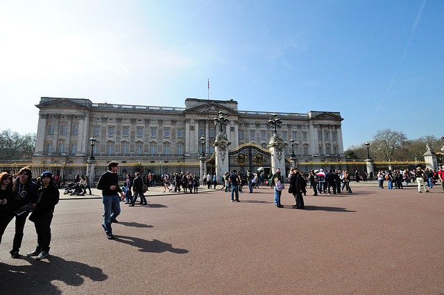 Buckingham Palace - London - 120324