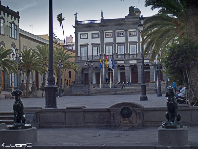 Pza. Santa Ana.(Casco antiguo)