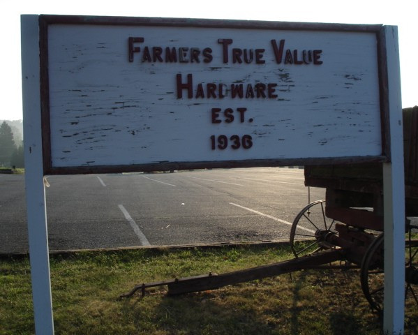 Farmers tru value hardware. Est 1938 - 15 juillet 2010.