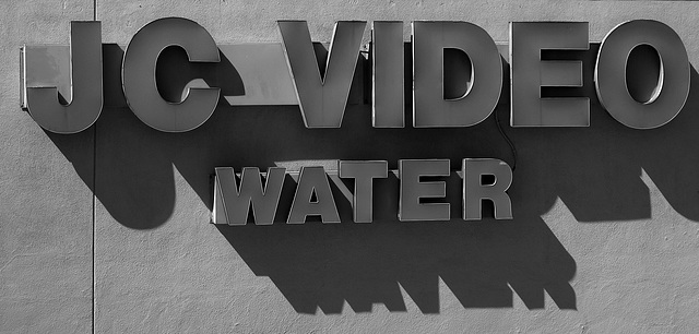 JC's Video & Water - East Los Angeles (0700)