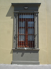 Fenêtre à barreaux  /  Ventanas con rejas / Bars window - 5 mars 2011