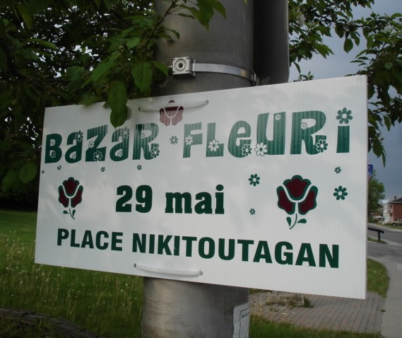 Bazar fleuri / Flowery bazaar - Place Nikitoutagan - 29 mai 2010.