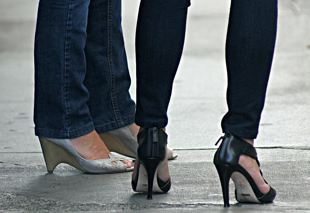 cole haan black heels (F)