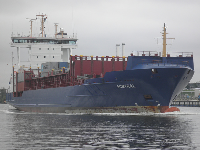 Feeder-Containerschiff   MISTRAL
