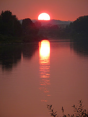 Sonnenuntergang über der Elbe bei Pirna - sunsubiro sur la Elbe apud Pirna