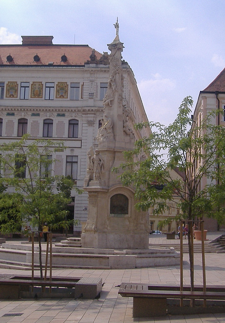Pécs: kolono sur la ĉefa placo