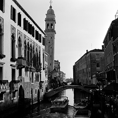 Lubitel in Venice (BW-4)