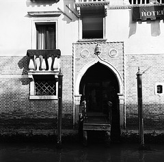Lubitel in Venice (BW-5)