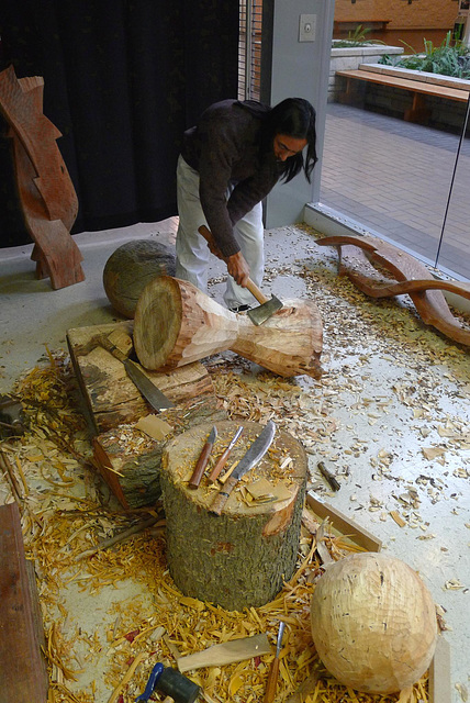 Mamerto Tindongan, wood carver