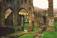 llanthony abbey