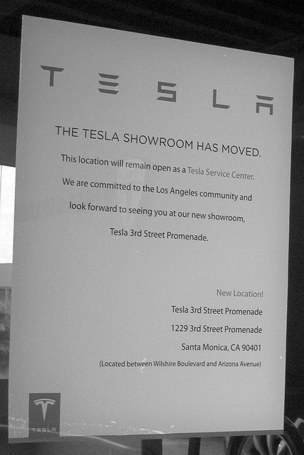 (16-04-12) Great LA Walk - Tesla (2)