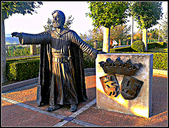Pamplona: monumento a Sancho III el Mayor, de Navarra.