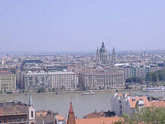 Budapest: panoramo de sur la Burg-monto