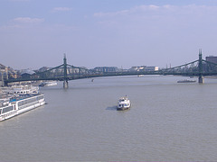 Budapest: la rivero Danubo