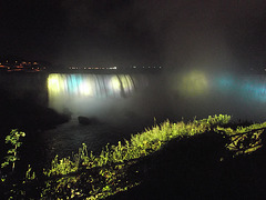 Nagara Falls by the night / Chutes Niagara de soir - 7 juillet 2012