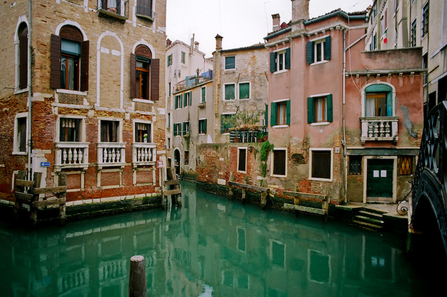 Someone has posted a link to this image, please let me know where, thanks! Pentax MX in Venice (colour 12)