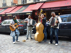 Barrio Latino de París, música latina
