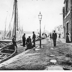 Old photo of Appledore quayside