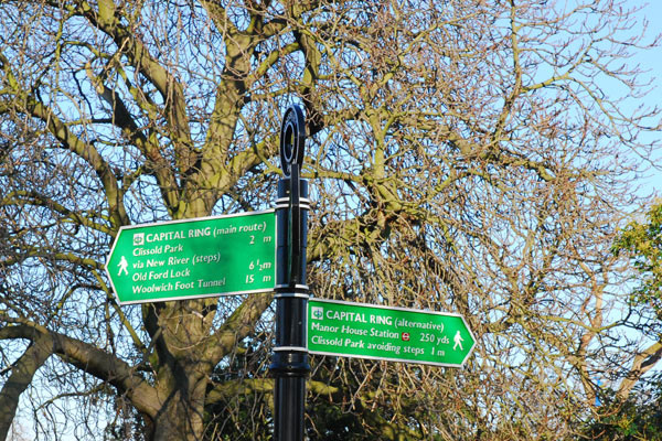 Main sign - Finsbury Park