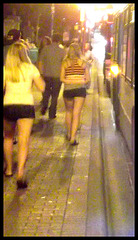 Sexy blondes at the Green Line / Jolies blondes sur la Ligne Verte - July 7th 2012 / Recadrage photofiltré