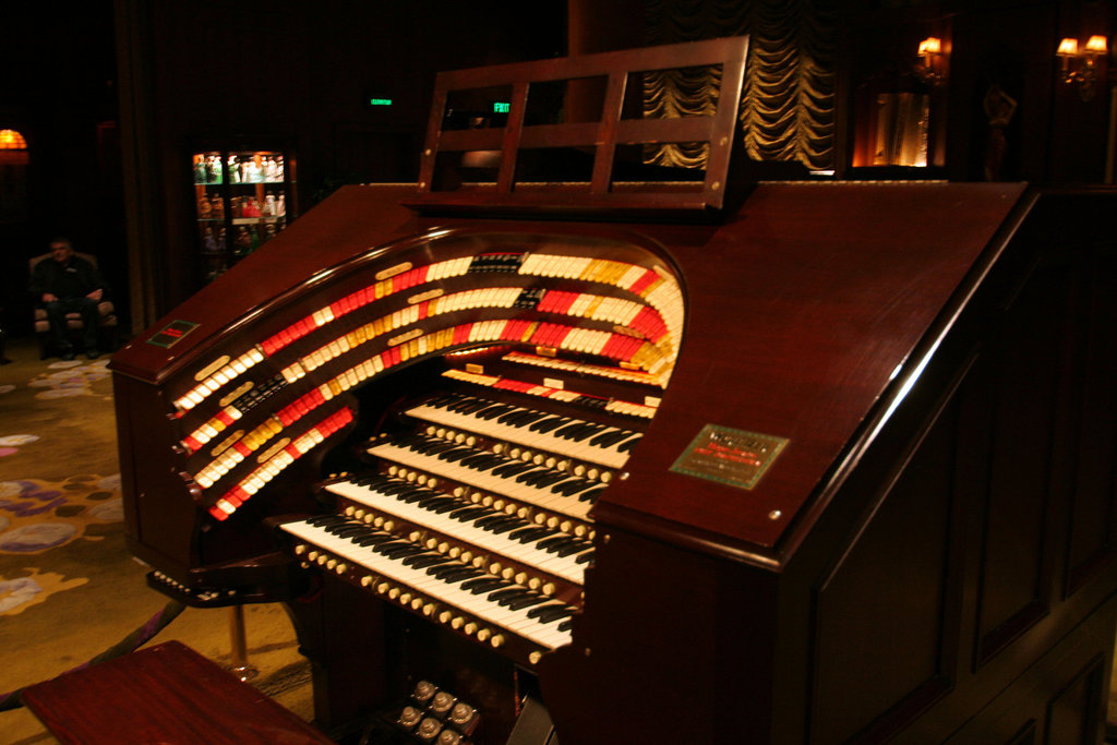 Nethercutt Collection - Wurlitzer Organ (8998)