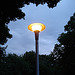 Lampadaire soucoupe volante / Flying saucer street lamp - 4 juillet 2009 / Sans flash.