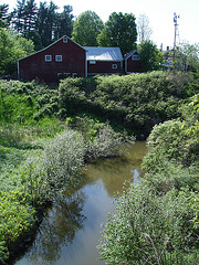 Ferme et ruisseau / Stream and farm