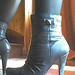 Chantal en bottines à  talons hauts / Chantal's high heeled short boots -  Amie de Claudine's friend  / 20 novembre 2012 - Recadrage