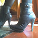 Chantal en bottines à  talons hauts / Chantal's high heeled short boots -  Amie de Claudine's friend.