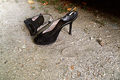 Texto à talons hauts dessus cuir / Leather high-heeled Texto shoes / Photo originale.