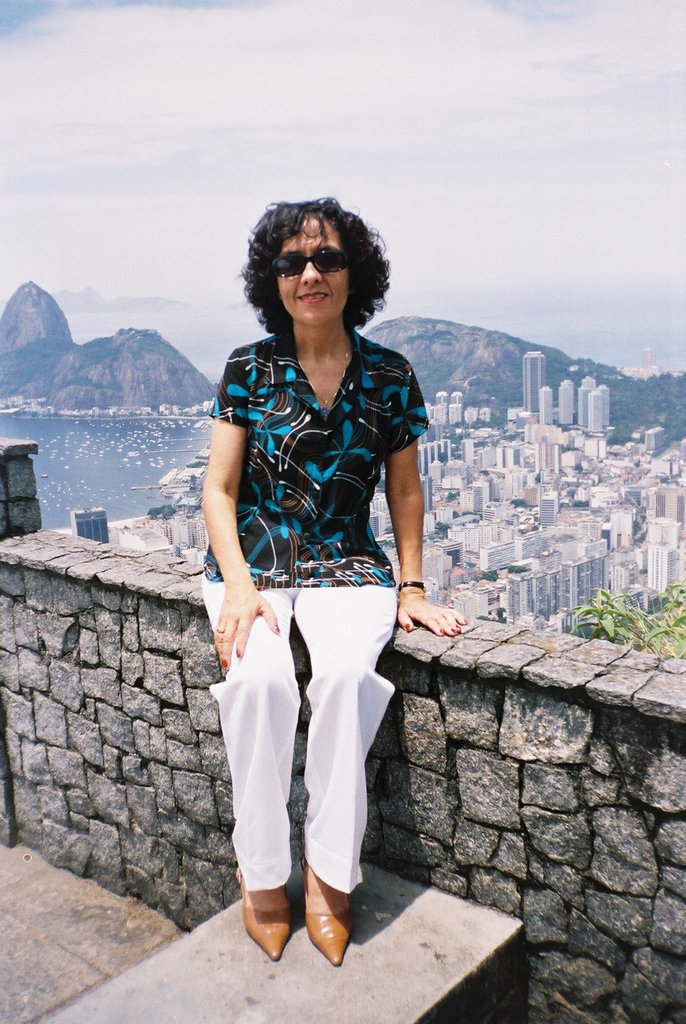 Mon amie / My friend Rita  - Vive les Brésiliennes !!!  19 novembre 2004  / Recadrage.