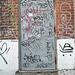 Porte taggée maladroitement / Badly tagged door