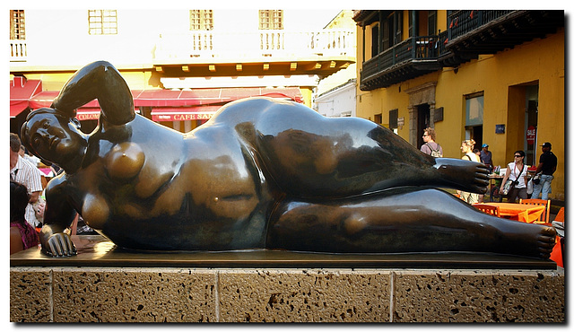"Ruhende Frau" von Fernando Botero