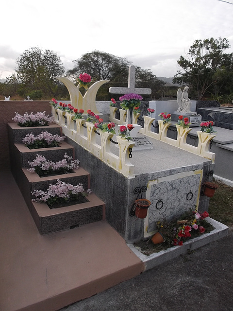 Cimetière Panaméen /  Panamanian cemetery