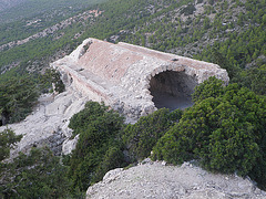 Monolithos : chapelle en ruine