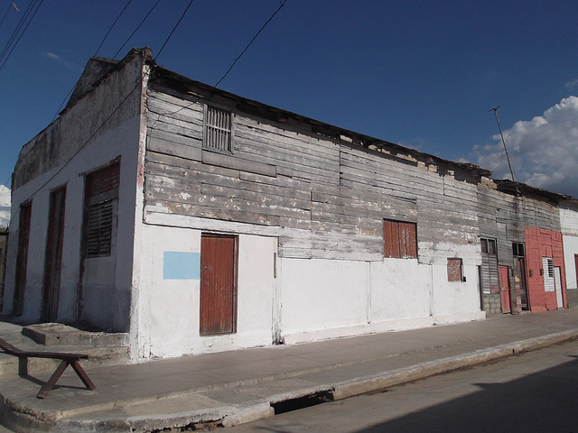 Façade cubaine à la cubana / Fachada cubana - 17 mars 2012. Façade cubaine à la cubana / Fachada cubana - 17 mars 2012.