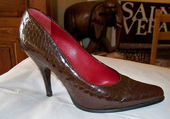 My friend Lula's divine  high heel shoe / Escarpin divin de mon amie Lula.