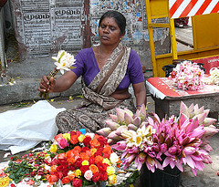 naître femme : la femme-fleur : l'Inde