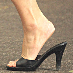 Casllisto size 7 heel slide