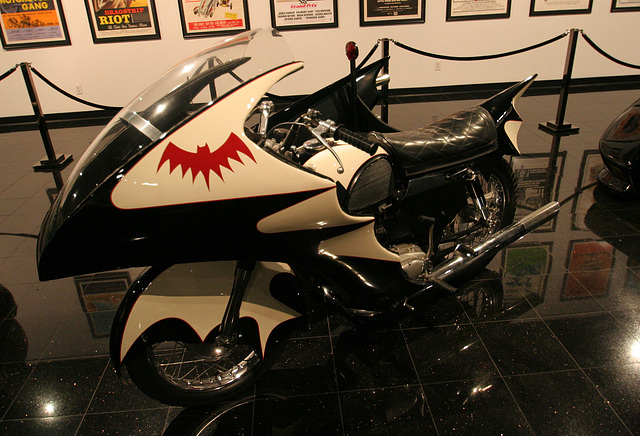 1966 Yamaha YDS-3 Batcycle - Batman film 1966 - Petersen Automotive Museum (8183)