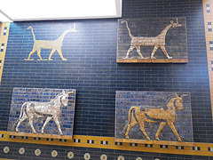 Porte d'Ishtar à Babylone : animaux imaginaires.