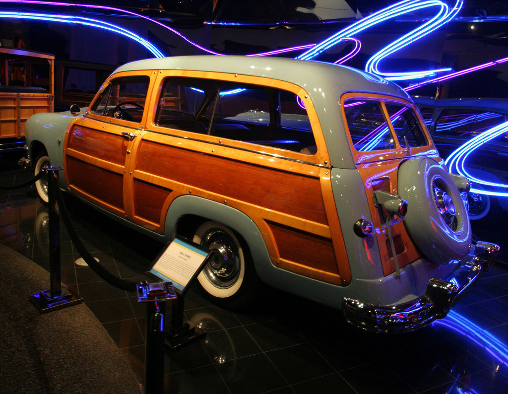 1951 Ford Country Squire - Petersen Automotive Museum (7976)