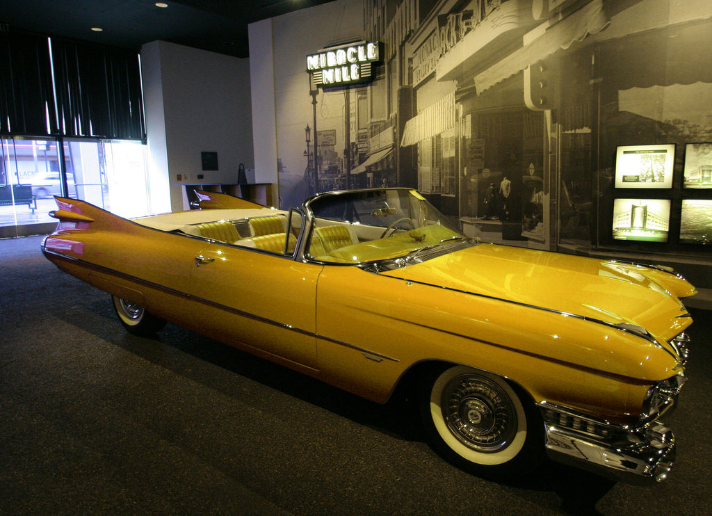 1959 Cadillac Series 62 Convertible - Petersen Automotive Museum (8027A)