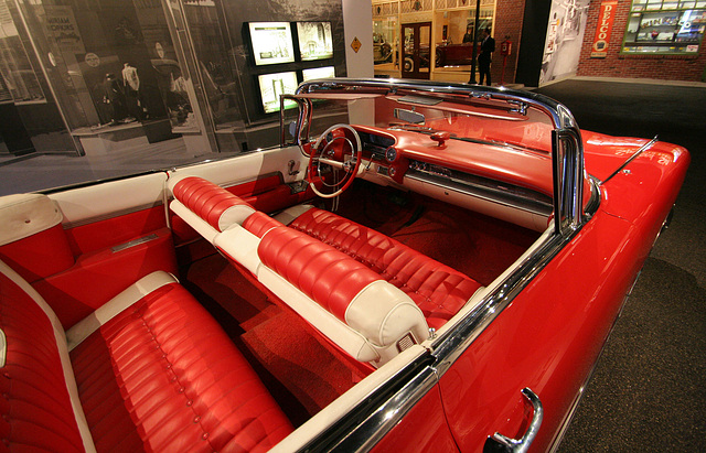 1959 Cadillac Series 62 Convertible - Petersen Automotive Museum (8028)