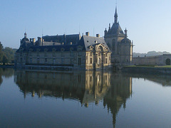 Chateau de Chantilly en fin d été