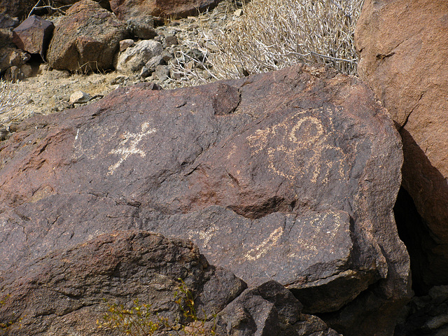 Petroglyphs (113635)